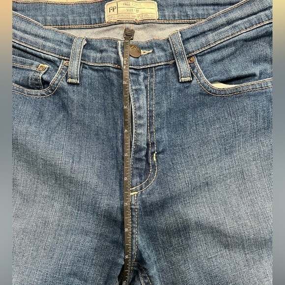Free People Light Wash Skinny Jeans - size 27 - Picture 6 of 10